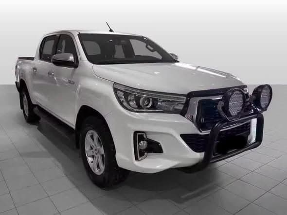 Toyota Hilux D-4D 150cv D-Cab 4WD SR+Inv