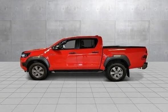 Toyota Hilux 2.8 D-Cab 4WD SR+ Inv. X