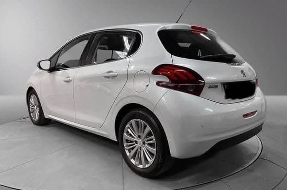 Peugeot 208 Allure 1.2 PureTech Panorama CarPlay