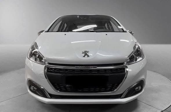 Peugeot 208 Allure 1.2 PureTech Panorama CarPlay
