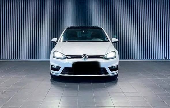 Volkswagen Golf TSi DSG R-Line