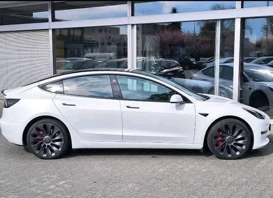 Tesla Model Y Performance AWD