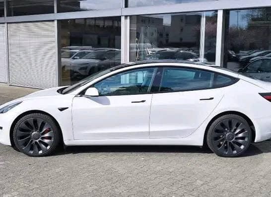 Tesla Model Y Performance AWD