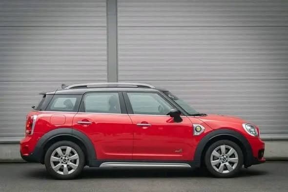 MINI Countryman Cooper SE ALL4 Essential