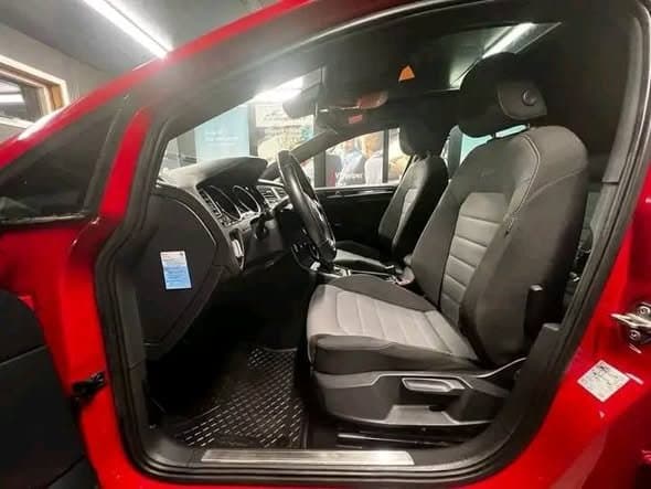 Volkswagen Golf R-Line